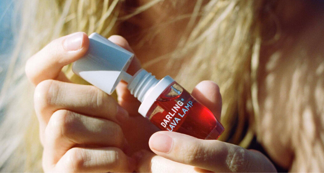 article "MULTI-TALENT DARLING*" preview image