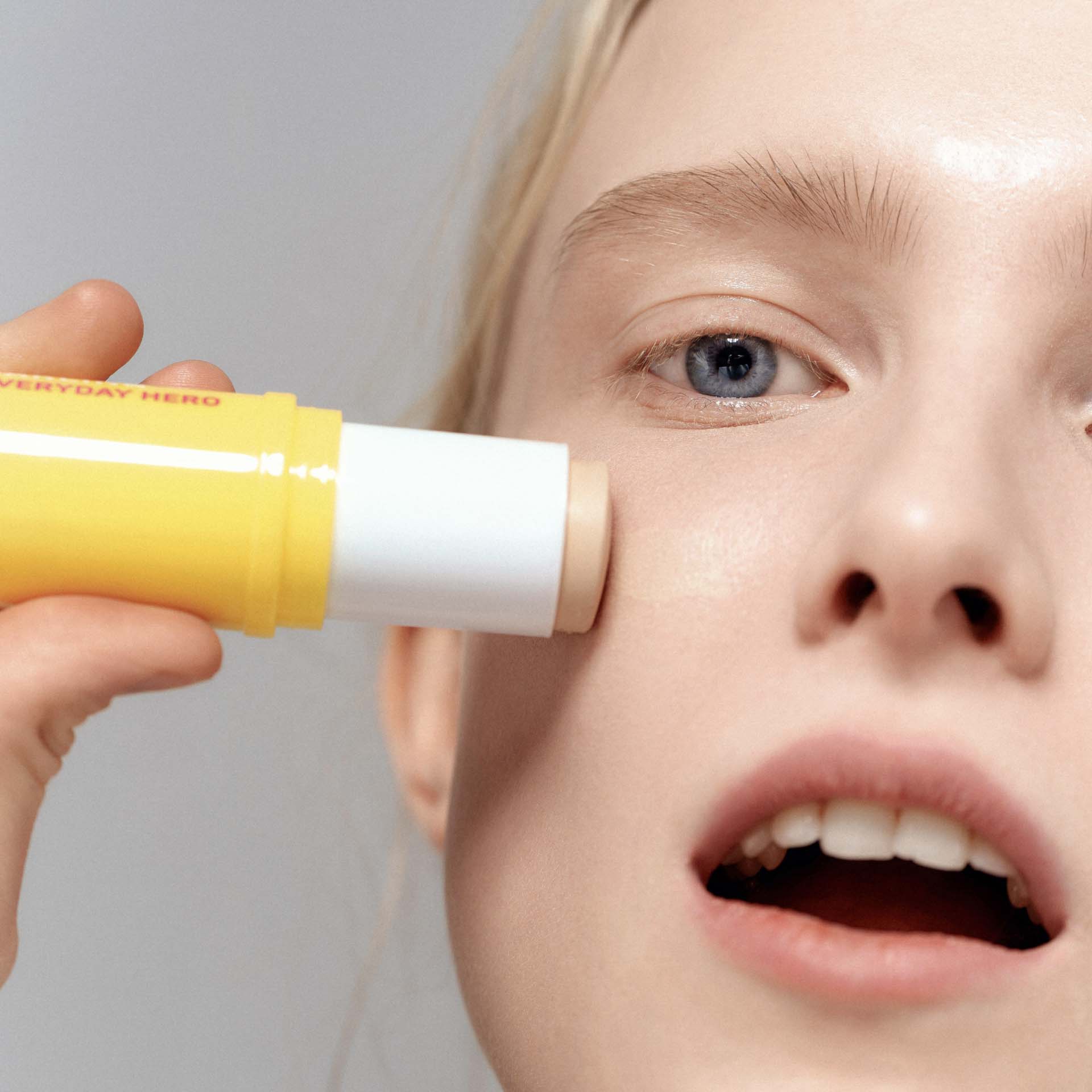 EVERYDAY HERO product photo at an angle