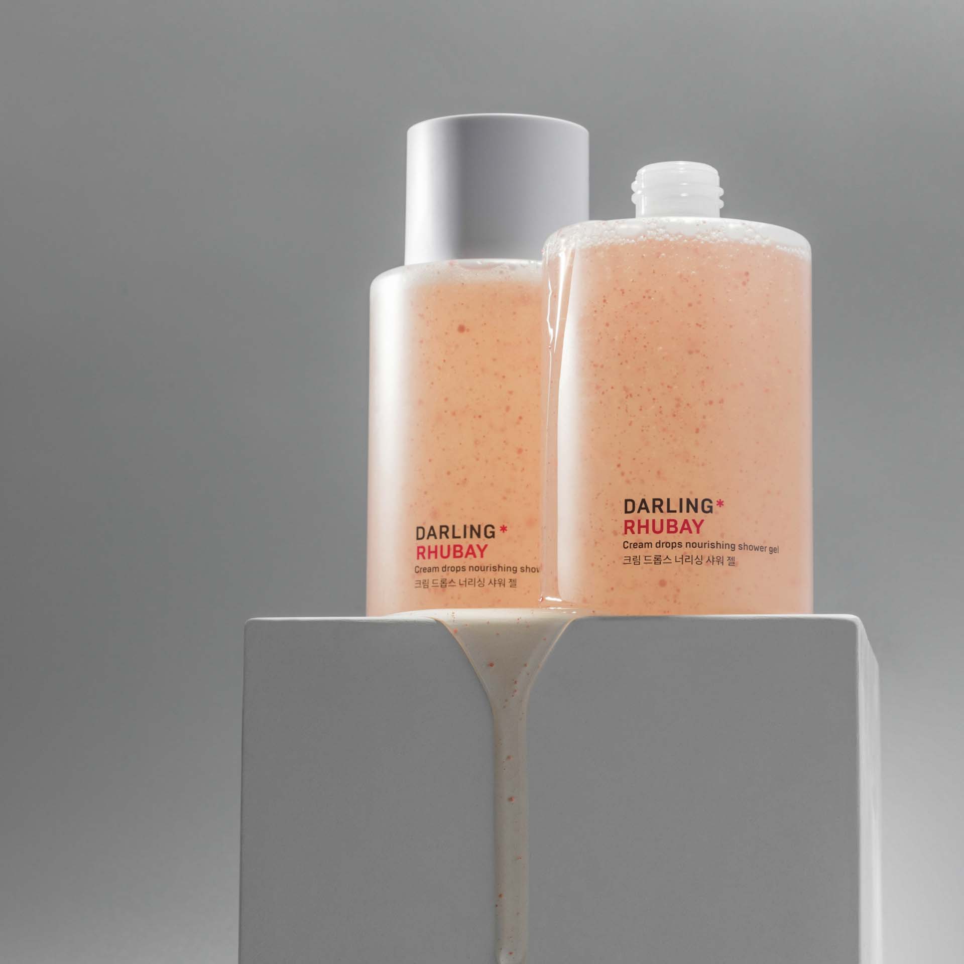 RHUBAY shower gel product photo with model