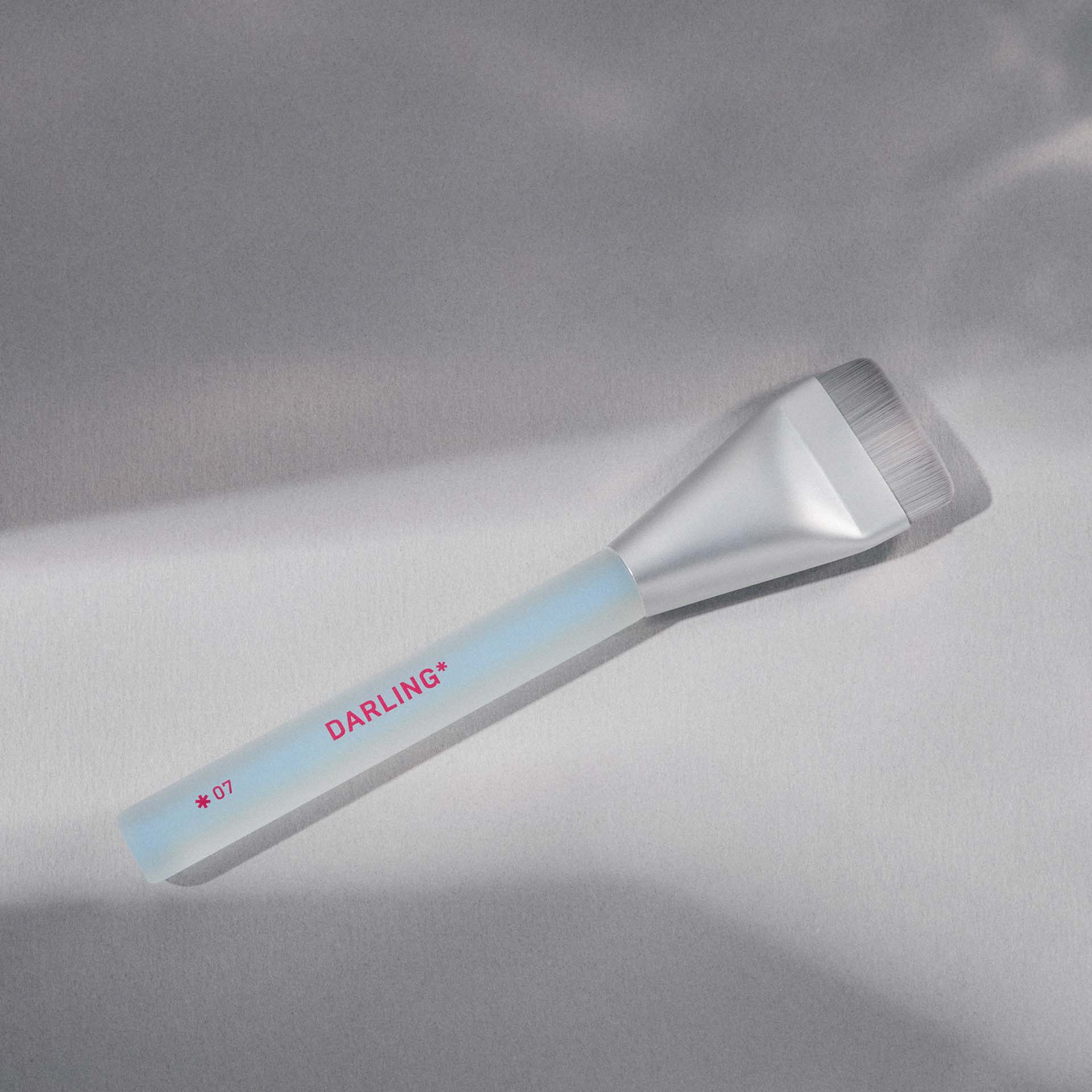 FREE FLOW *07 product photo with model