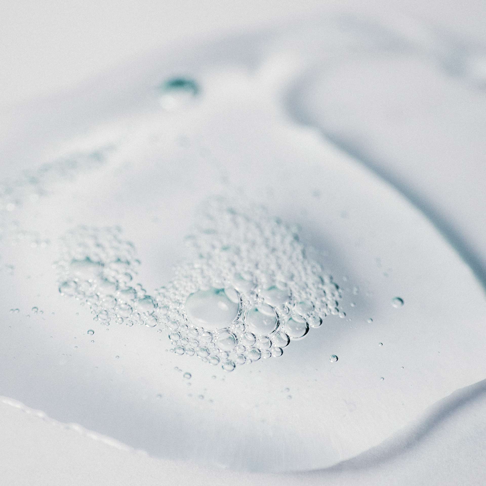 AQUA-POWER product photo with model