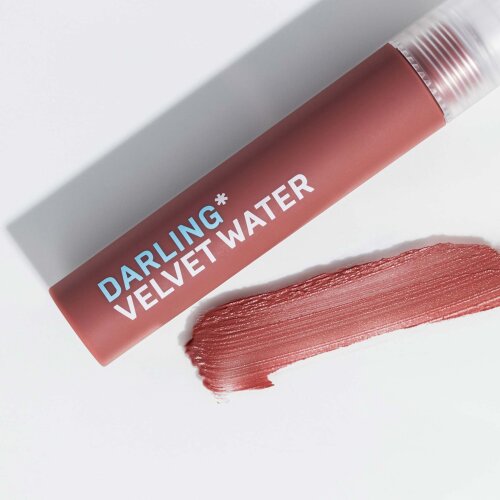 VELVET WATER product photo with model