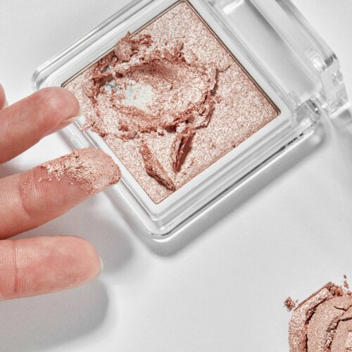 GO GLOW *01 product photo with model