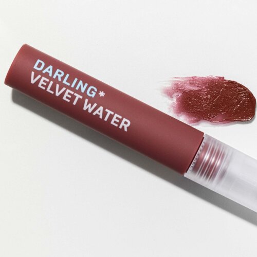 VELVET WATER product photo with model