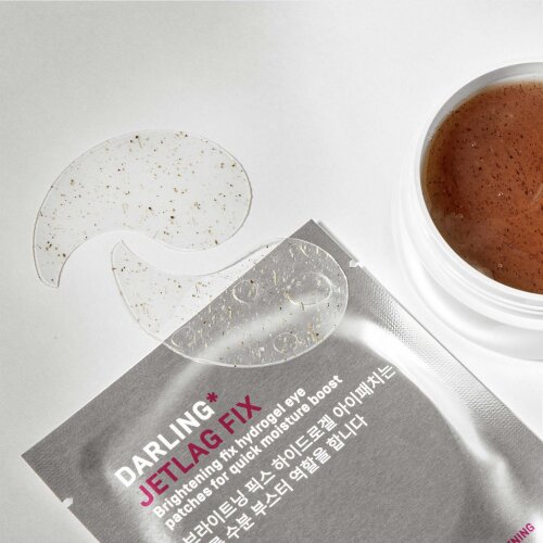 JETLAG FIX, travel pack product photo with model