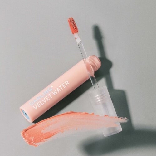 VELVET WATER product photo with model