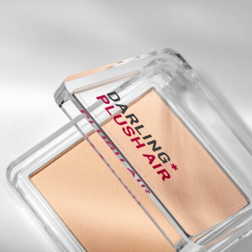 PLUSH AIR product photo with model