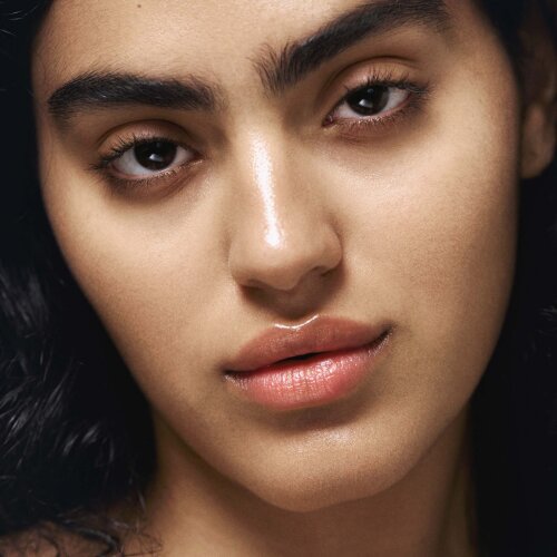 EVERYDAY HERO product photo at an angle