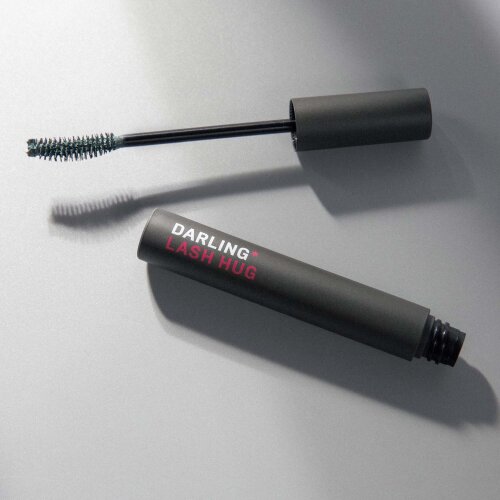 LASH HUG product photo with model