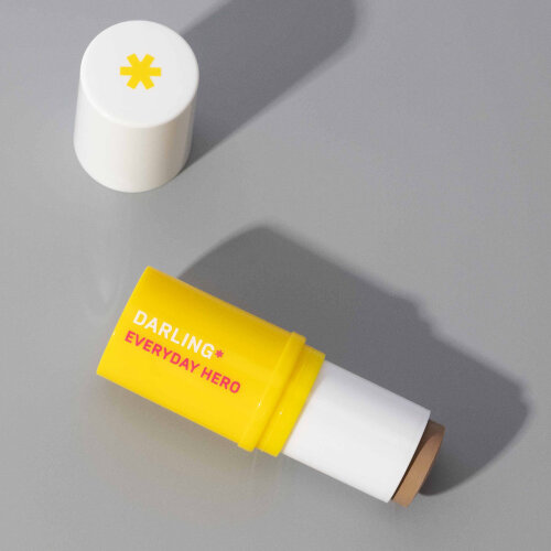 EVERYDAY HERO product photo with model