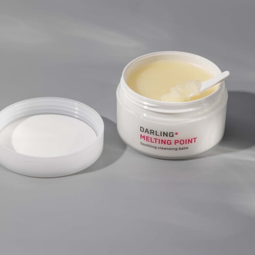 MELTING POINT product photo with model