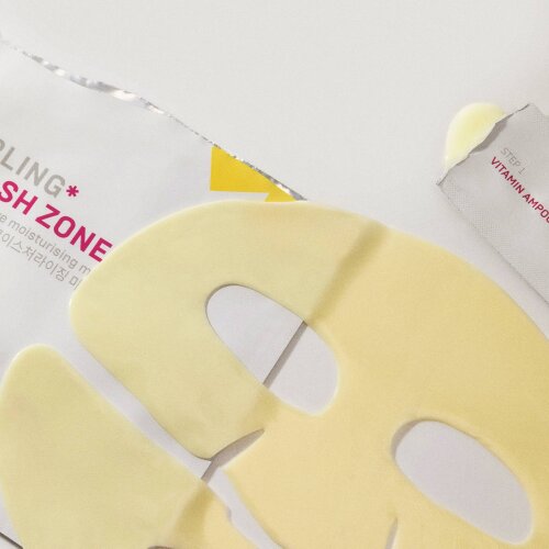 SPLASH ZONE product photo with model