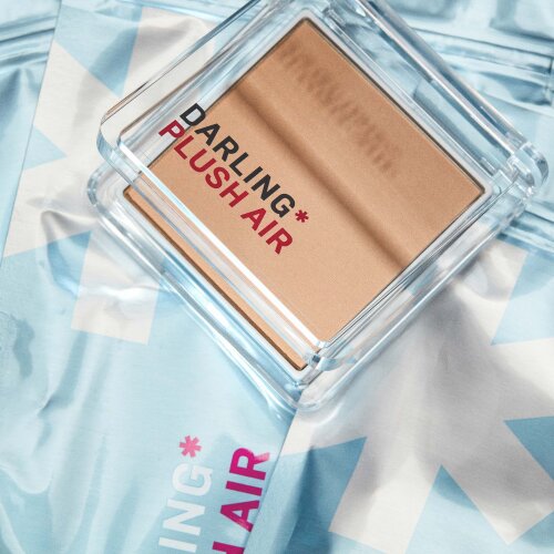 PLUSH AIR product photo with model