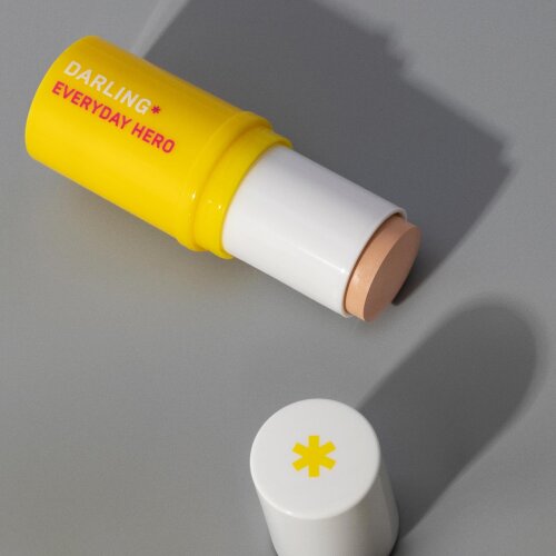 EVERYDAY HERO product photo with model